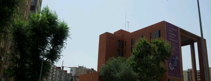 Plaça Sant Ildefons is one of Orte, die Janett gefallen.