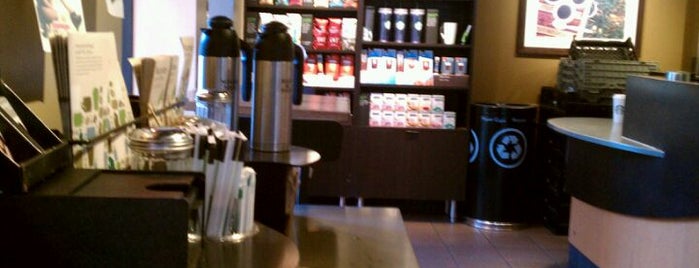 Starbucks is one of Lieux qui ont plu à Brandon.