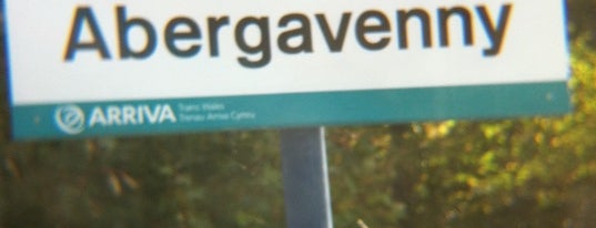 Abergavenny Railway Station (AGV) is one of Trens e Metrôs!.