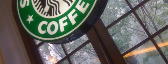 Starbucks is one of Cafésitos.