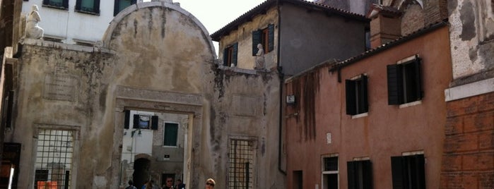Scuola Grande di San Rocco is one of Venezia.