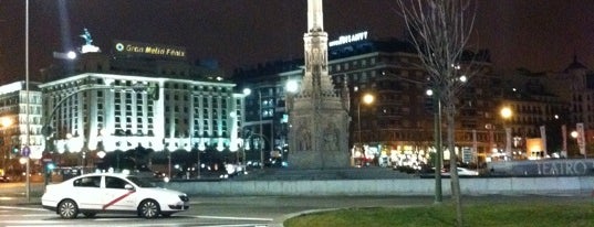 Plaza de Colón is one of Viajes y Aventura.