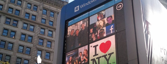 The BIG Windows Phone in Herald Square is one of Favorite Snacks and Munchies.