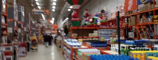 The Home Depot is one of Lugares favoritos de Steve.