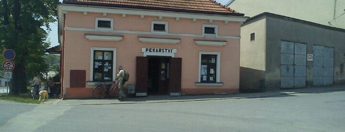 Pekárna Peros is one of Tempat yang Disukai Jonathon.