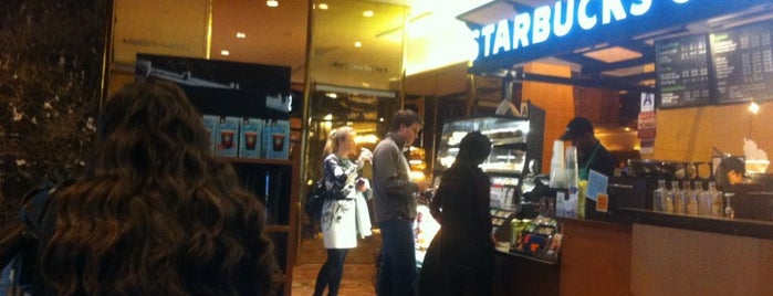 Starbucks is one of สถานที่ที่บันทึกไว้ของ Kristi.