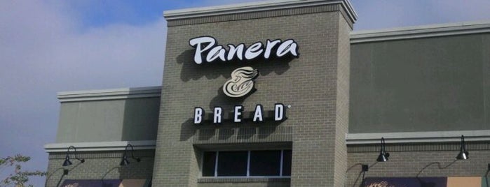 Panera Bread is one of Locais curtidos por Chris.