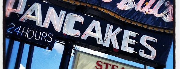 Uncle Bill's Pancake and Dinner House is one of Locais curtidos por Sean.