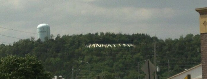 Manhattan, KS is one of สถานที่ที่ George ถูกใจ.