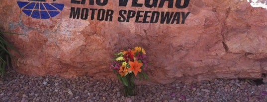 Las Vegas Motor Speedway is one of Jさんの保存済みスポット.