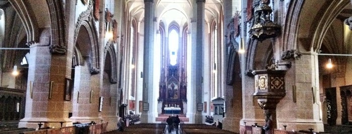 Biserica Neagră is one of Lugares favoritos de Thomas.