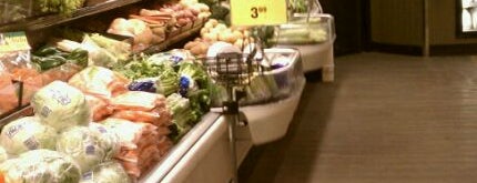 Safeway is one of Locais curtidos por Jack.