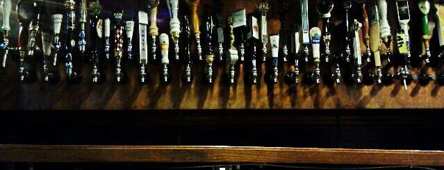 Avenue Pub is one of Draft Mag's Top 100 Beer Bars (2012).