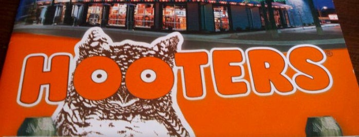 Hooters is one of Nashville.