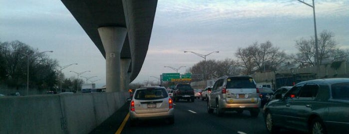 Van Wyck Expressway is one of Alberto J Sさんのお気に入りスポット.