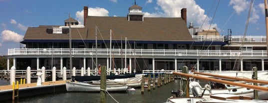 Bay Head Yacht Club is one of Robinさんのお気に入りスポット.