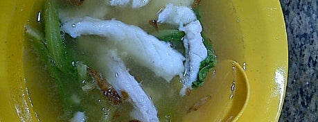 Yong Kee Istimewa Soup Seafood is one of Batam Foodies.