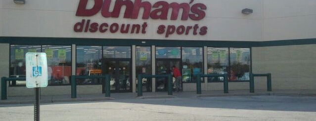 Dunham's Sports is one of Maria'nın Beğendiği Mekanlar.