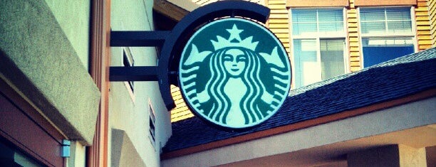 Starbucks is one of สถานที่ที่ Lowell ถูกใจ.