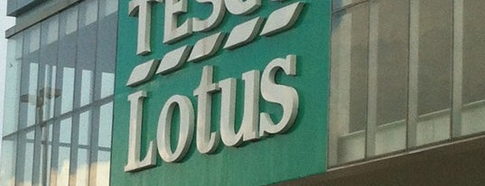 Tesco Lotus is one of Orte, die Joshua gefallen.