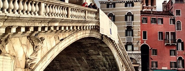 Puente de Rialto is one of My Italy Trip'11.