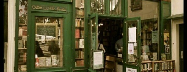 Shakespeare & Company is one of París 2012.