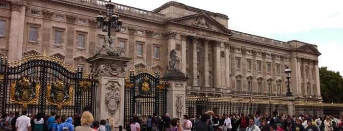 Buckingham Palace is one of Best of London.