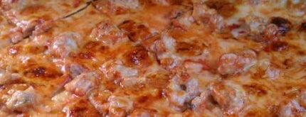 Imo's Pizza is one of Eveさんのお気に入りスポット.
