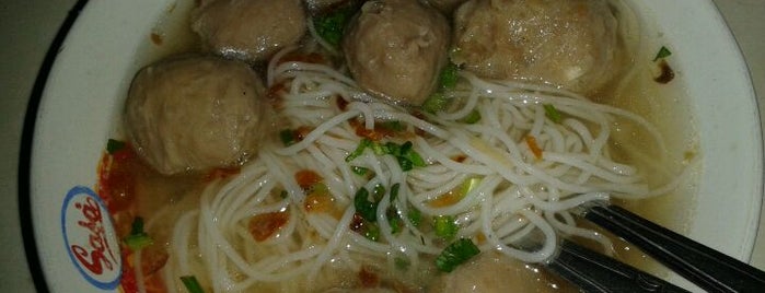 Bakso banteng mas yono is one of Guide to Mataram's best spots.