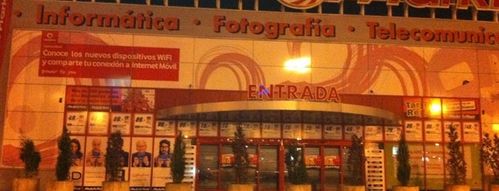 MediaMarkt is one of Locais curtidos por Autoescuela kmZERO.