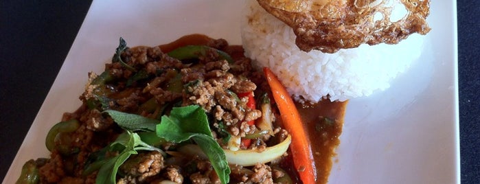 Rice and Spice Thai Cuisine is one of สถานที่ที่บันทึกไว้ของ Brad.