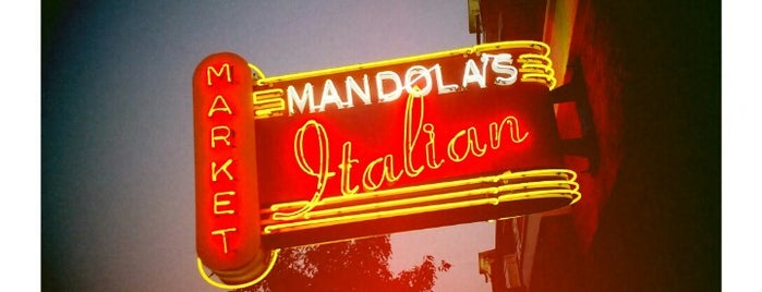 Mandola's Italian Market is one of In pursuit of the Pizzaiolo Badge.