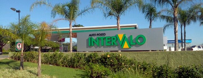 Intervalo Auto Posto is one of Tempat yang Disukai Carlos.