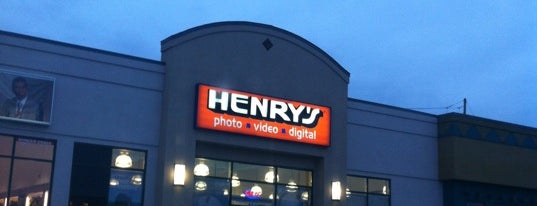 Henry's is one of สถานที่ที่ Ben ถูกใจ.