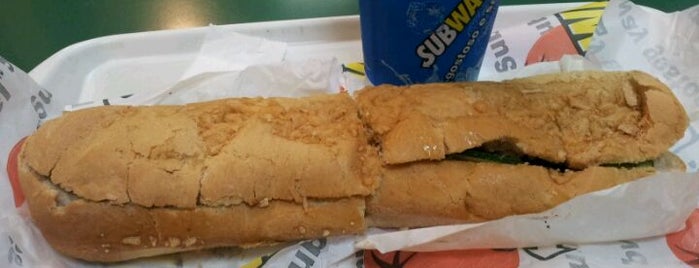 Subway is one of Luciana 님이 좋아한 장소.