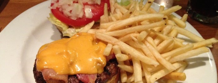 Kansas is one of The 13 Best Places for Cheeseburgers in Buenos Aires.