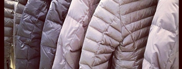 Moncler is one of Georbanさんの保存済みスポット.