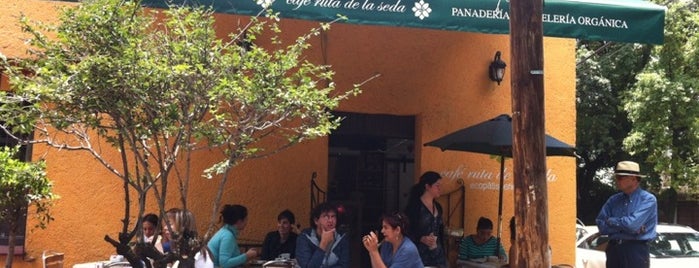 Café Ruta de la Seda is one of Tempat yang Disukai Maira.
