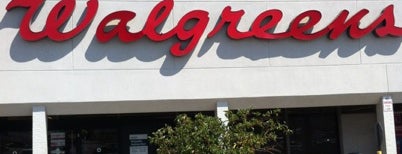 Walgreens is one of Lugares favoritos de Michael.