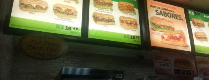 Subway is one of locais favoritos.