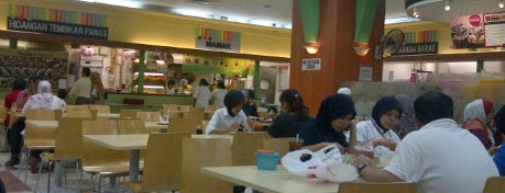 Food Court AEON Alpha Angle is one of Makan @KL #10.