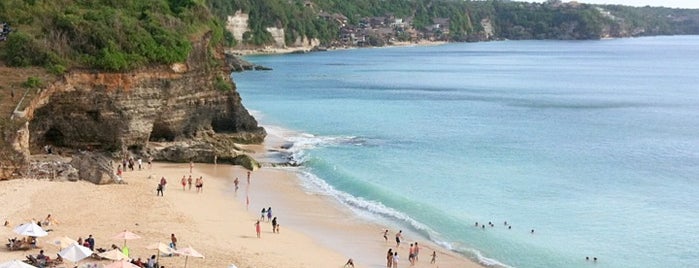 Dreamland Beach is one of All-time favorites in Indonesia.