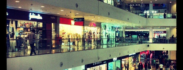 Infiniti Mall is one of Tempat yang Disukai Kunal.