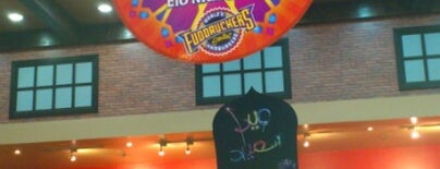 Fuddruckers is one of restaurants.