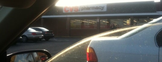 CVS pharmacy is one of Orte, die Ronnie gefallen.