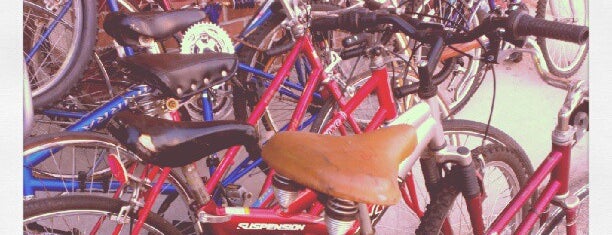 Velocipede Bike Project is one of Lugares favoritos de Layne.
