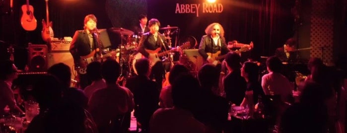 ABBEY ROAD is one of สถานที่ที่ Chris ถูกใจ.