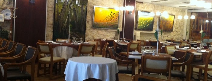 Salvadora Bar-Restaurante is one of Tempat yang Disukai Mario.