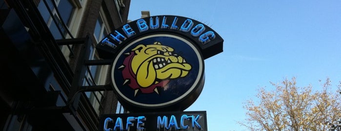 The Bulldog Mack is one of De Wallen ❌❌❌.