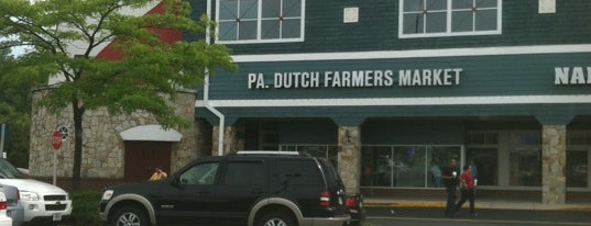 Pennsylvania Dutch Farmer’s Market is one of สถานที่ที่ Rob ถูกใจ.